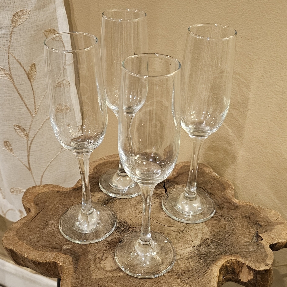 Crystal Clear Champagne Flutes Set